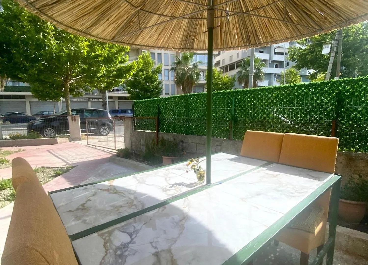 At-Salaj2 Hotel Vlore 0*,